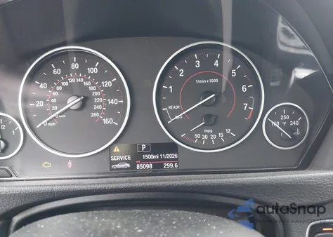 2017 BMW 330I z USA, uszkodzony, nr VIN WBA8B9G5XHNU09783